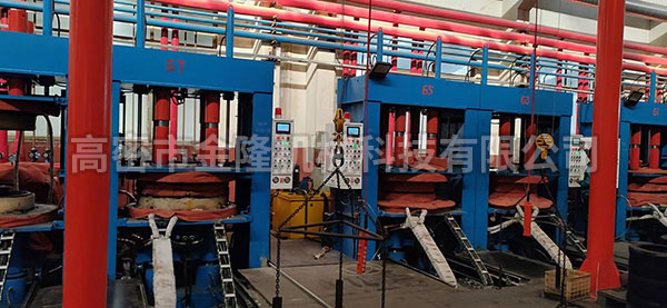 300吨下模移出式硫化机